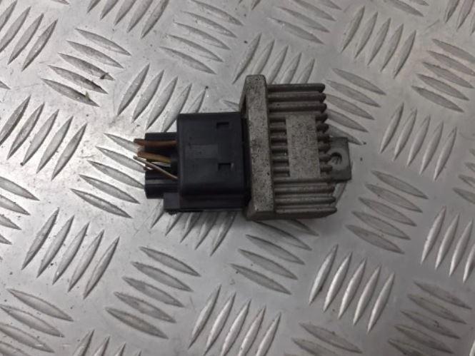 MITSUBISHI SPACE STAR 1.9 DID Relé sviečok žhavenia 7700115078