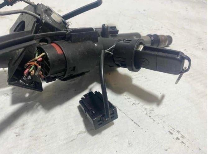 MERCEDES W163 ML Spínacia skrinka + kľúč + tyč volantu A1634600516