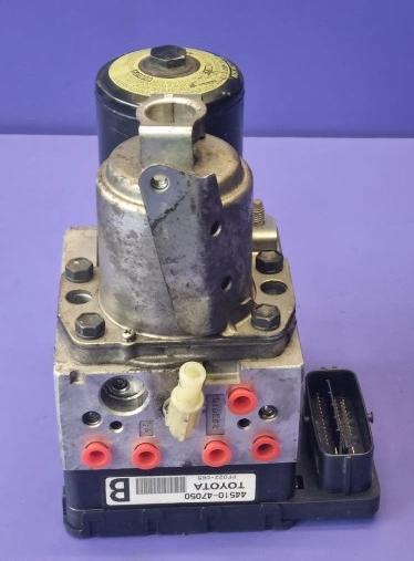 TOYOTA PRIUS II Pumpa ABS  44510-47050