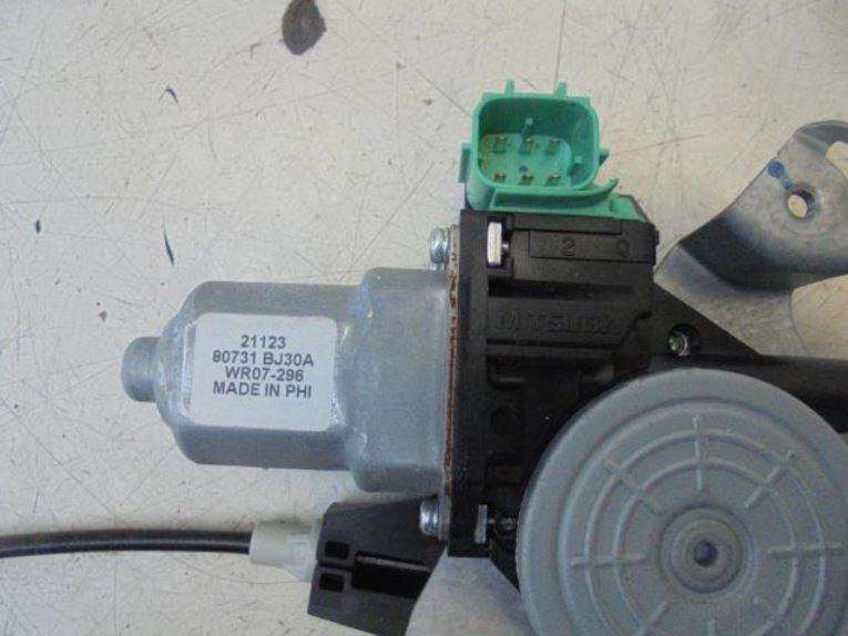 NISSAN NV200 Mechanizmus sťahovania okna predný pravý