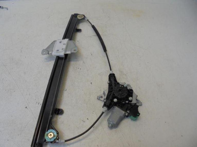 NISSAN NV200 Mechanizmus sťahovania okna predný pravý
