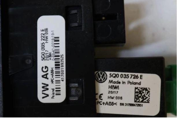 VW Golf Sportsvan Zásuvka USB 5G0035222E