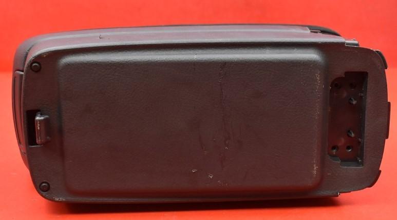 TOYOTA AVENSIS (_T25_) 2003 - 2008 2.0 D-4D (CDT250_) 85 kW Lakťová opierka