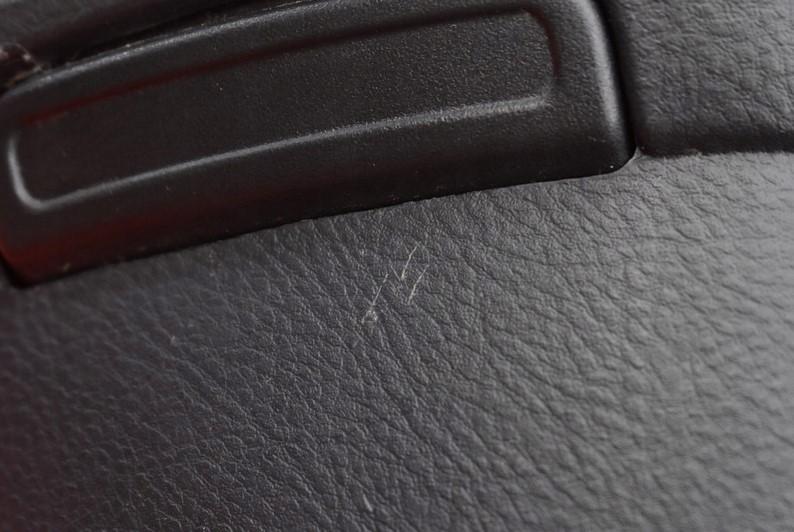 TOYOTA AVENSIS (_T25_) 2003 - 2008 2.0 D-4D (CDT250_) 85 kW Lakťová opierka