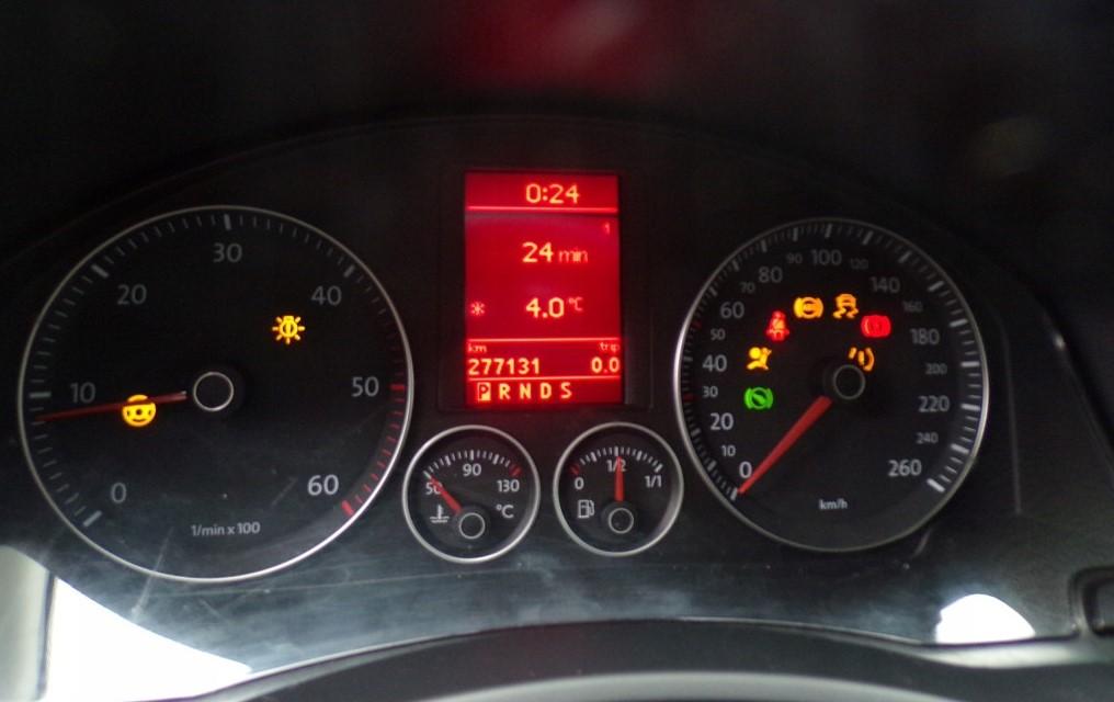 Volkswagen Golf V 1.9TDI Prístrojovka 1K0920874B