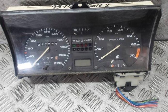 Vw Golf II 1983-1992 1.3 54 HP manual 40 kW 1272 cm3 Prístrojovka/ budíky 6160513002