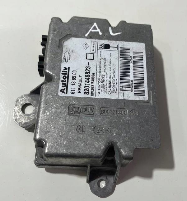 RENAULT MASTER 2.3 DCI senzor airbag 611136500 8201448823