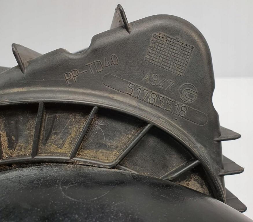 Alfa Romeo 159 1.9 JTD 150 hp manual 110 kW 1910 cm3 Obal filtra vzduchu 51785518