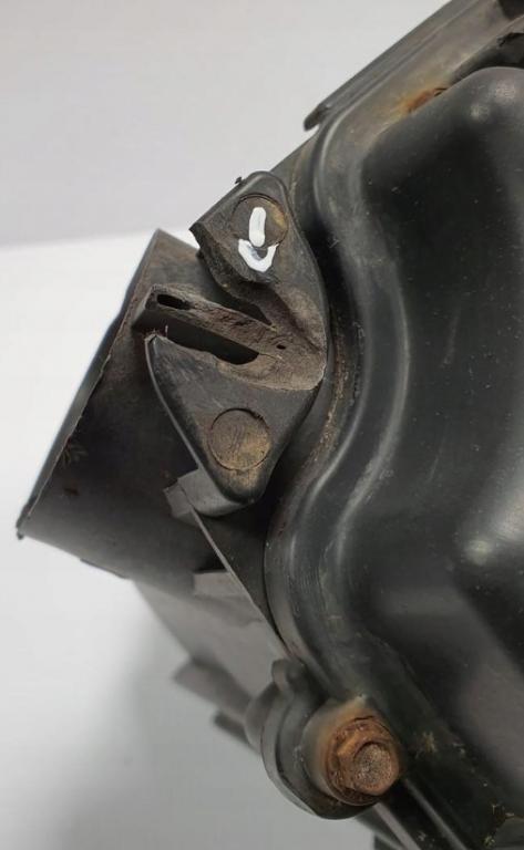 Alfa Romeo 159 1.9 JTD 150 hp manual 110 kW 1910 cm3 Obal filtra vzduchu 51785518