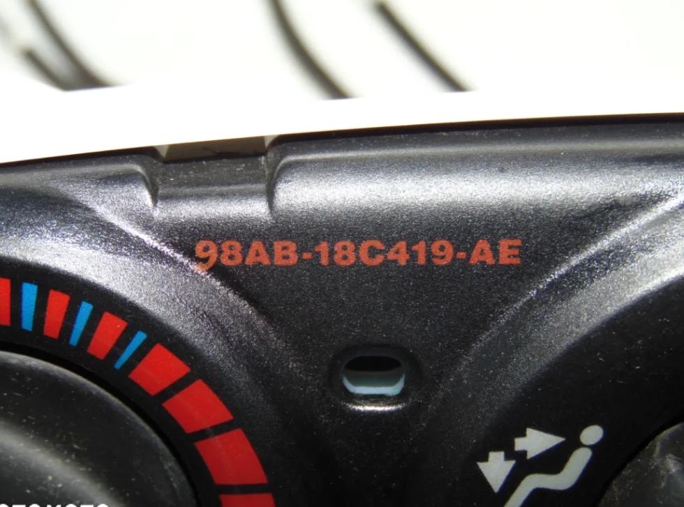 FORD FOCUS MK1 Panel kúrenia 98AB-18C419-AE