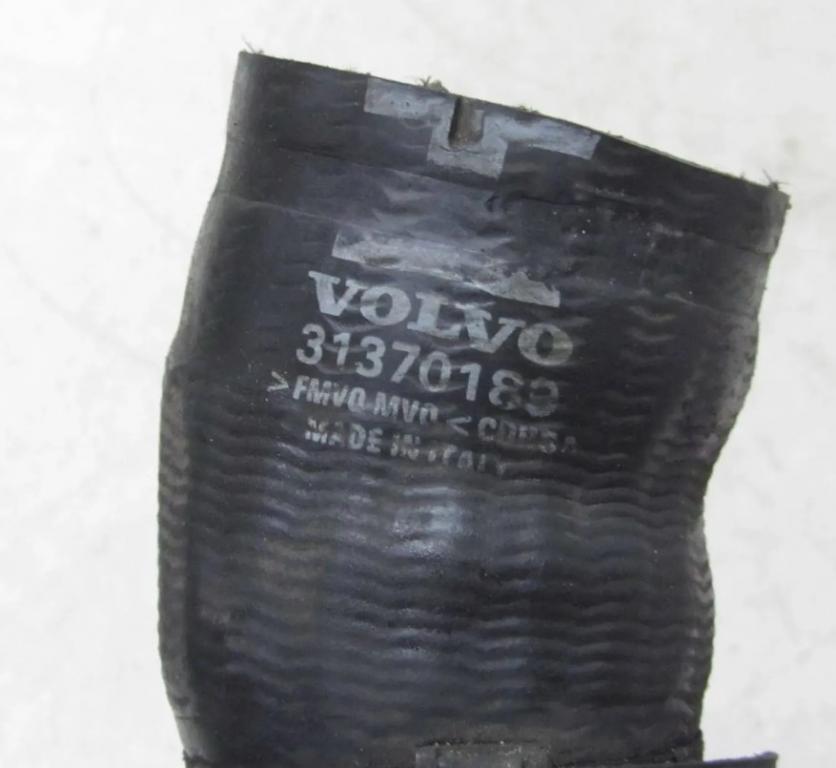 VOLVO V 40 II 2014 140kW II 1969 Rúra hadice trubka vzduchu 31370187