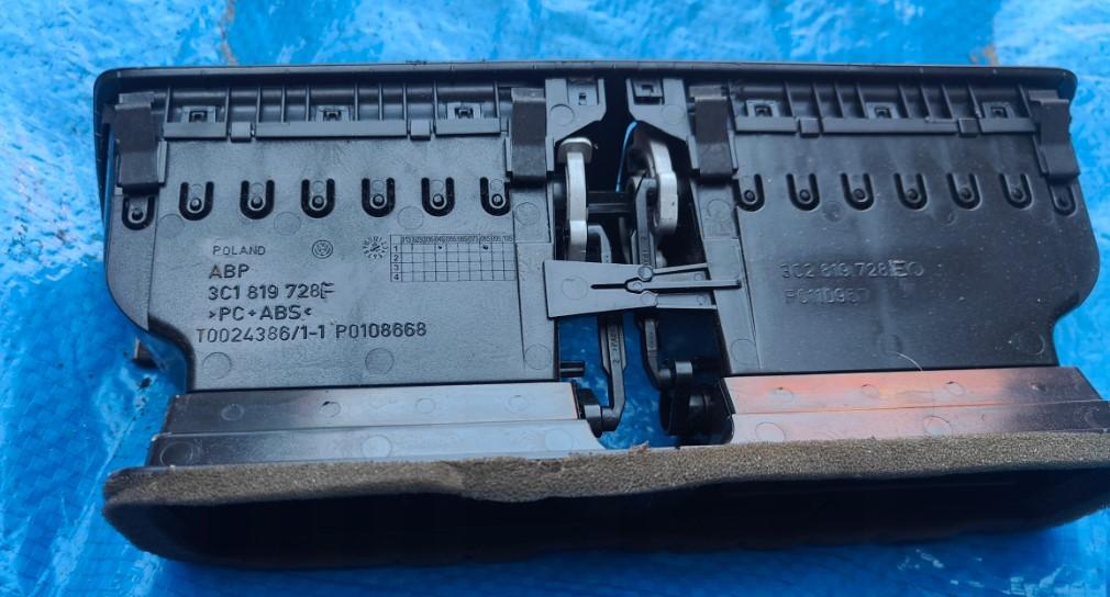 VW PASSAT B6 (3C2) 2005 - 2010 Mriežky kúrenia stredna 3C1819728F