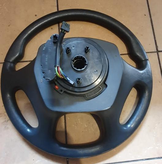 Iveco Stralis volant 504000979