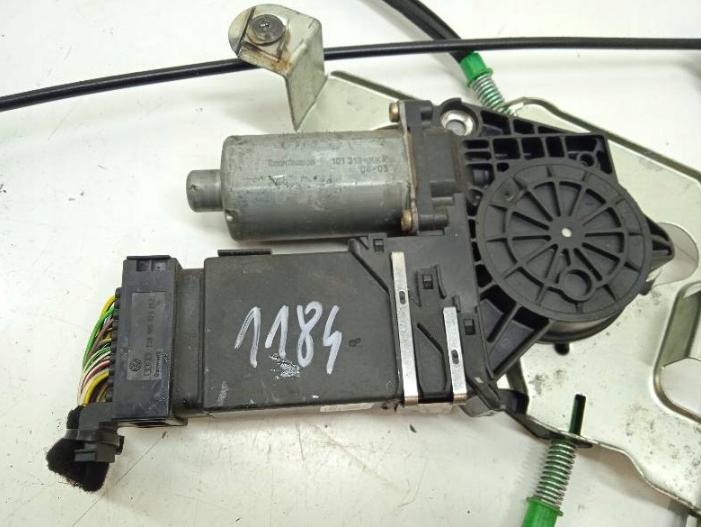 Mechnizmus sťahovania okna predný ľavý + motorček Škoda Octavia I (1996-2010) LIFT FL 104411302