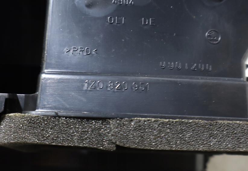 SKODA OCTAVIA II  Mriežky Priehradka, kastlík