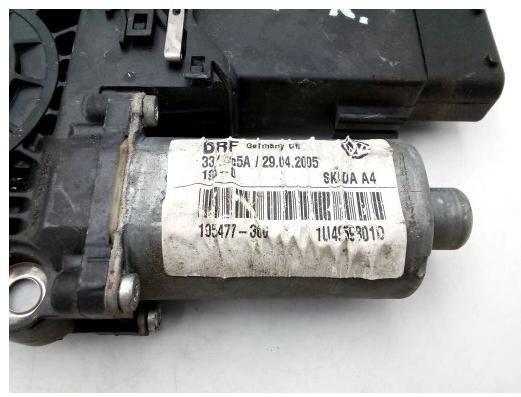 Skoda Octavia 1 I lift FL Modul Motorček okien ľavy predný 104411-302