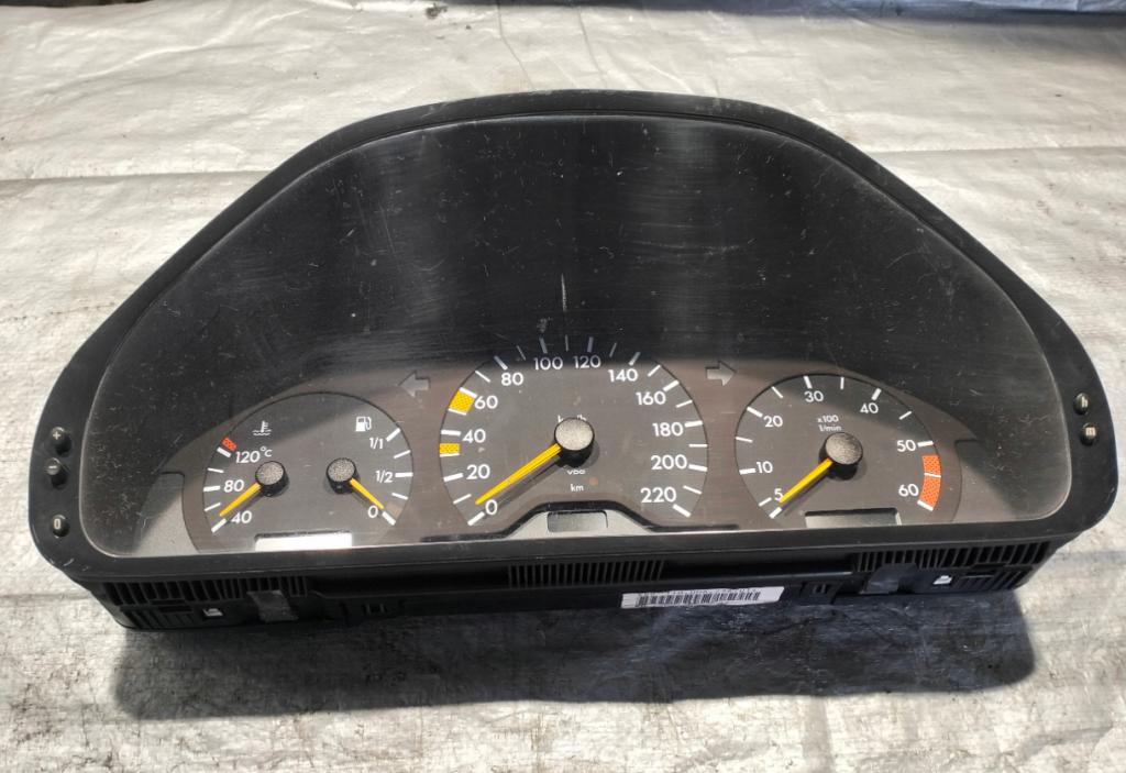  MERCEDES W202 2.2 CDI Prístrojovka/dislpej 2025407247
