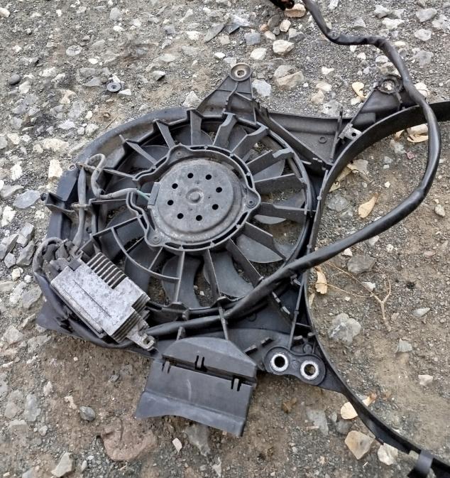 Audi A4 B6 2000-2004 1.9 tdi Ventilátor chladiča 8E0959501F