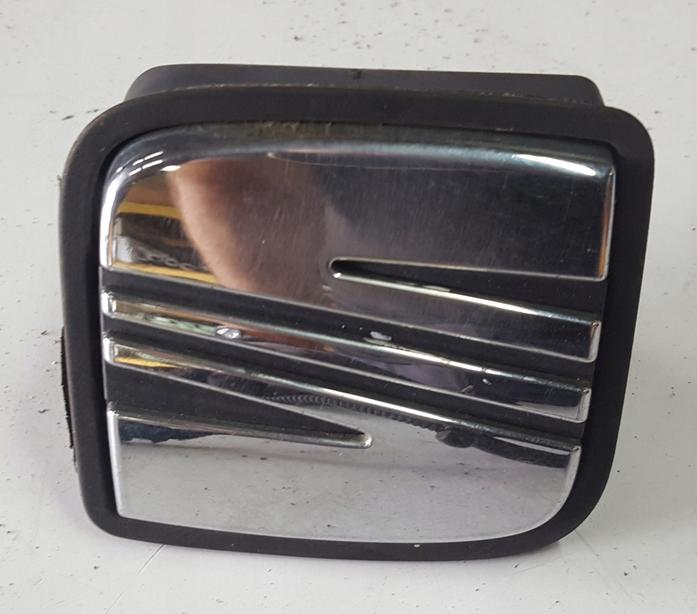 Kľučka (madlo) kufrových dverí Seat 6J4827565D
