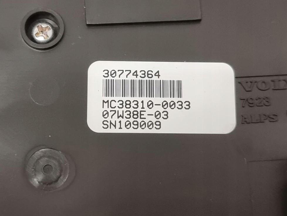 Volvo V70 III 2007-2016 2.4 D5 185 hp automatic 136 kW 2400 cm3 Palubní deska panel topení 30774364