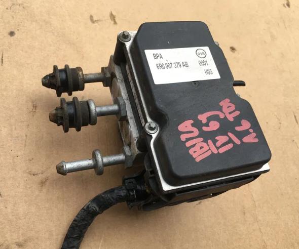Seat Ibiza IV   Pumpa ABS 6R0614117P 6R0907379AB (Pumpy ABS)