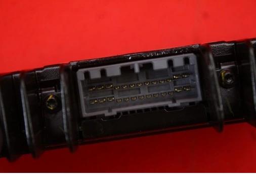 Mazda 6 LIFT   Zosilňovač Bose GM1A-66-92X (Zosilňovače)