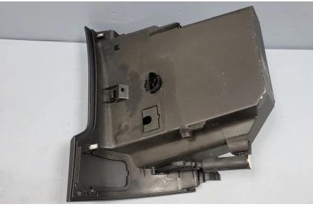 Peugeot 207  priehradka, kastlík