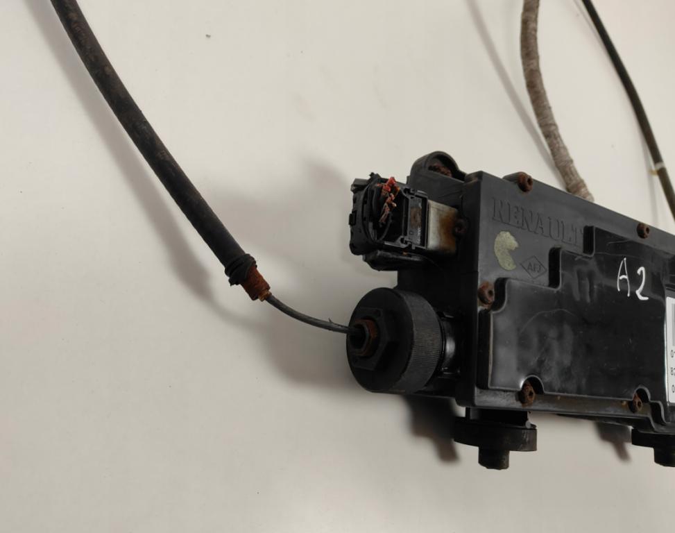 Renault Scenic II 1.9DCI 120KM 03-06  BRZDA: ručný elektrický 8200522628A