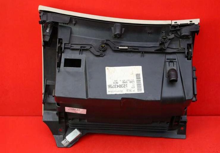 SKODA SUPERB II (3T4) 2008 - 2015    1.8 TSI 118 kW [160 KM] benzyna 2008 - 2015  Priehradka, kastlík spolujazdca 3T1857097B