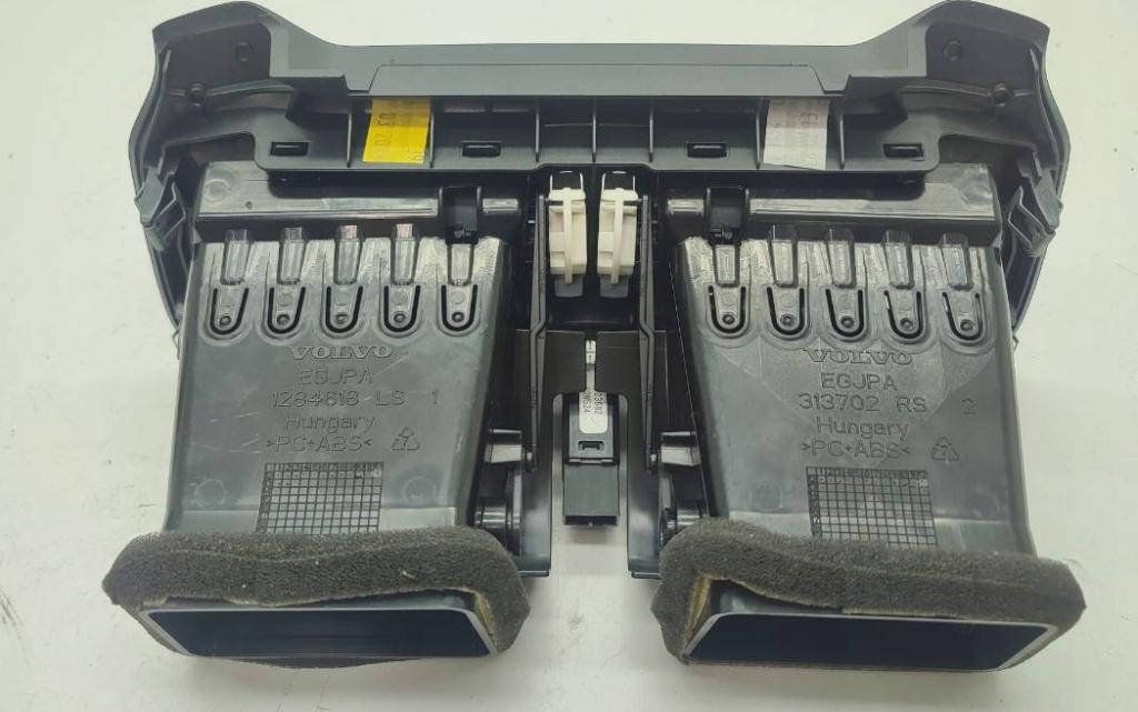 VOLVO V 40 II 2014 140kW II 1969 Mriežky kúrenia 1284618/313702