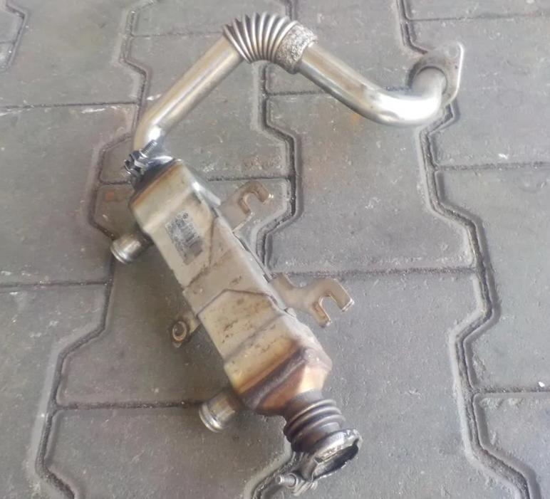 Vw Touareg I 2002-2010 2.5 tdi 174 HP manual 128 kW 2461 cm3 5- chladič EGR 070131513D