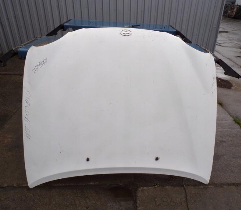 Kapota Toyota Corolla E11