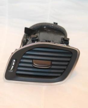 Volvo V40 II     Mriežka  kúrenia 