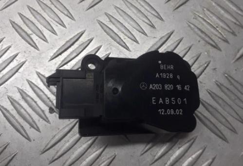 MERCEDES W203 Motorček kúrenia A2038201642