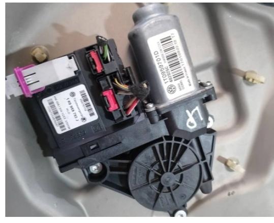 SKODA OCTAVIA II Motorček mechanizmus  okna predný ľavy 1K0959793J