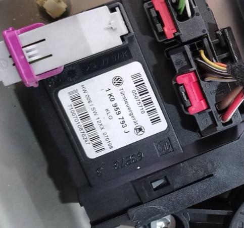 SKODA OCTAVIA II Motorček mechanizmus  okna predný ľavy 1K0959793J