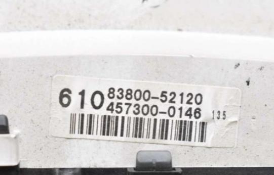 Toyota Yaris I 1999-2005 1.0 vvti 68 HP manual 50 kW  prístrojovka/ budíky 83800-52120 (Prístrojové dosky, displeje)