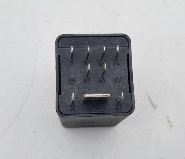 Volkswagen Passat B7  Audi VW Skoda Seat  relé sviečok žhavenia 0281003032 038907281B