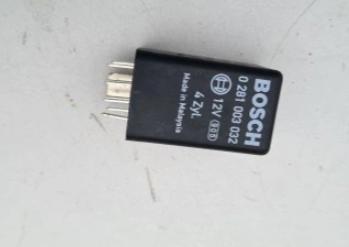 Volkswagen Passat B7  Audi VW Skoda Seat  relé sviečok žhavenia 0281003032 038907281B