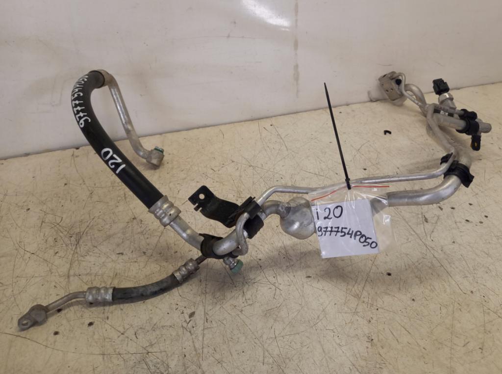 Hyundai i20 LIFT  2014 62,50 HATCHBACK 5D 1.2B 86KM 08-14 1200 rúrka klimatizácie 977754P050