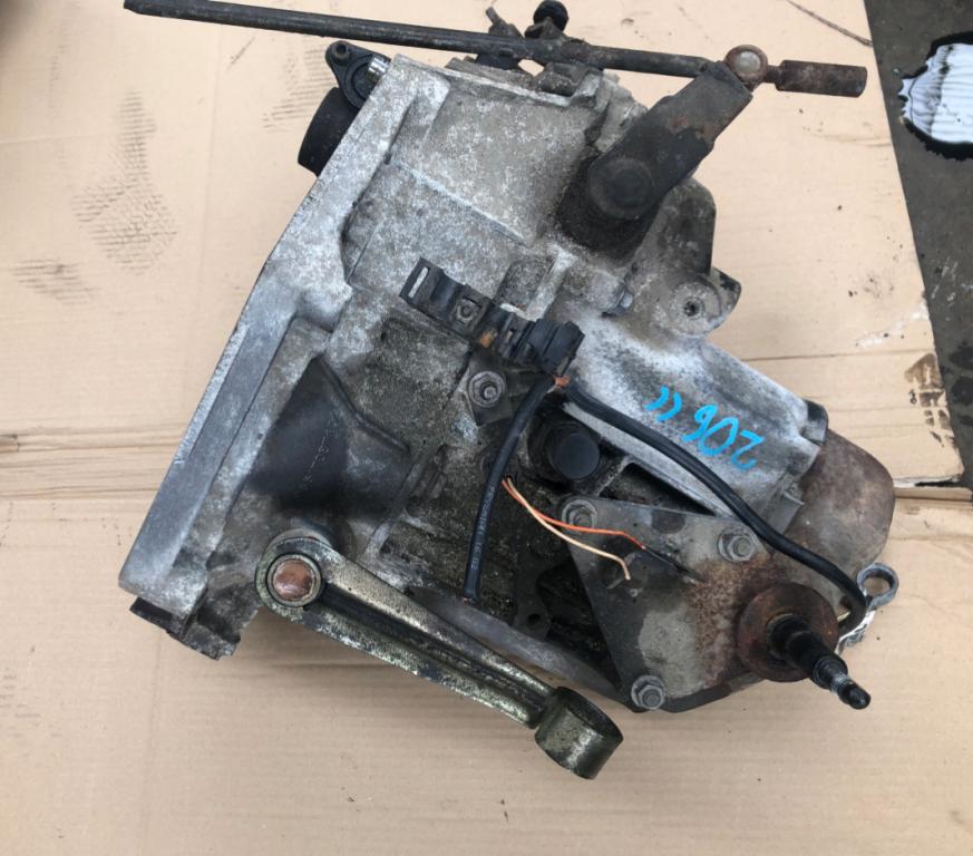 Peugeot 206 1.6 16v 109 HP manual 80 kW 1587 cm3 3- prevodovka stupeň,rýchlosť manual 20CP91