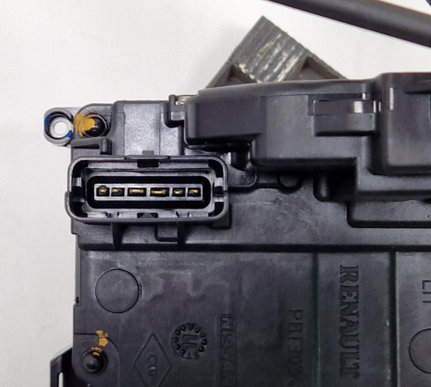 Renault Master III 2010-2019 2.3 dci manual 92 kW 2299 cm3 Zámek přední levý 805030009R