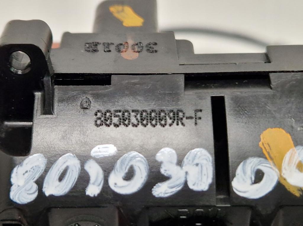 Renault Master III 2010-2019 2.3 dci manual 92 kW 2299 cm3 Zámek přední levý 805030009R