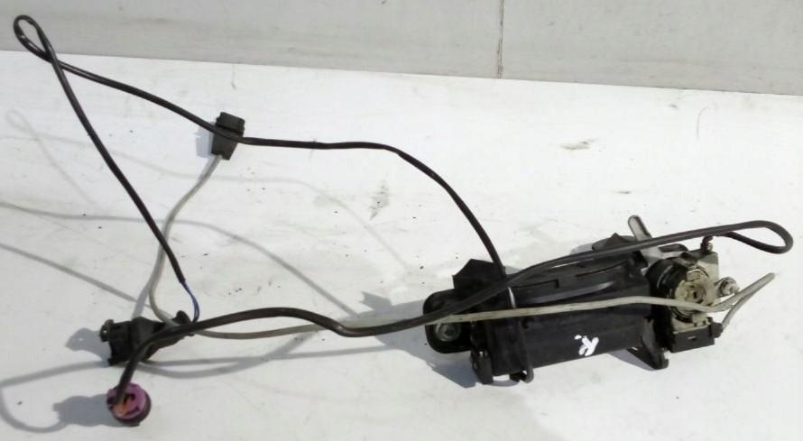 Audi A3 8L 1996-2003 1.8 20V 125 HP 92 kW 1800 cm3 Kľučka predný ľavá strana vonkajšia