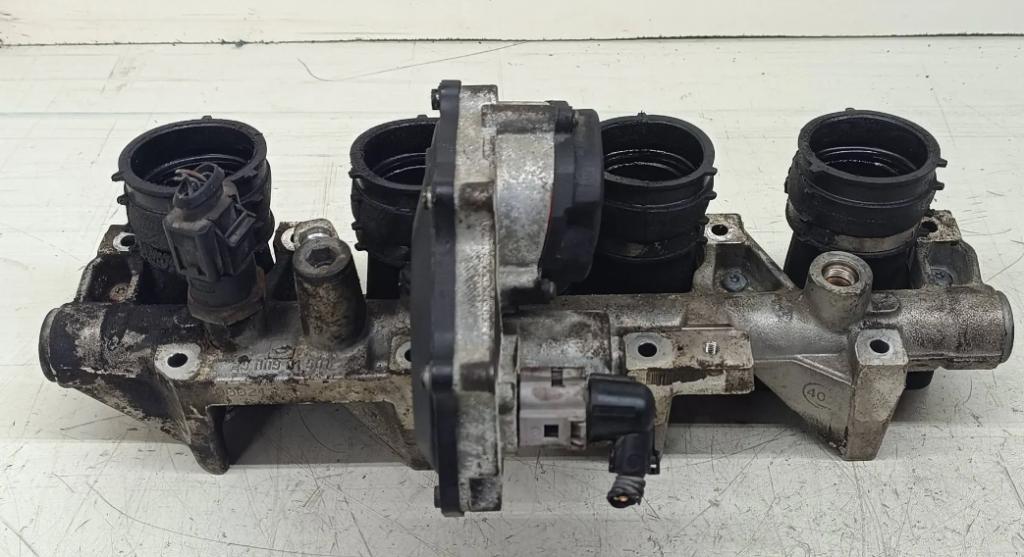 Audi A3 8P 2003-2012 2.0 16V FSI 150 HP manual 110 kW 1984 cm3  Potrubie sacie, sanie 06F133209