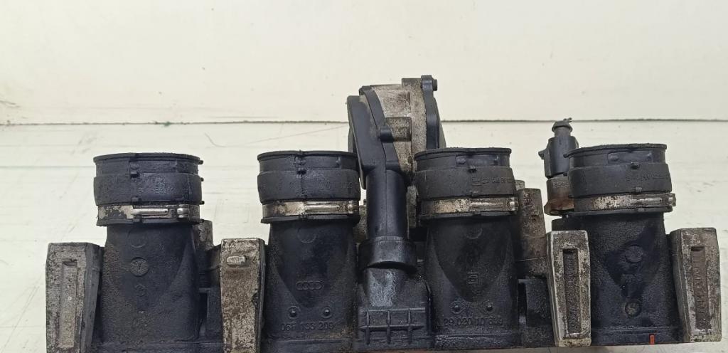 Audi A3 8P 2003-2012 2.0 16V FSI 150 HP manual 110 kW 1984 cm3  Potrubie sacie, sanie 06F133209