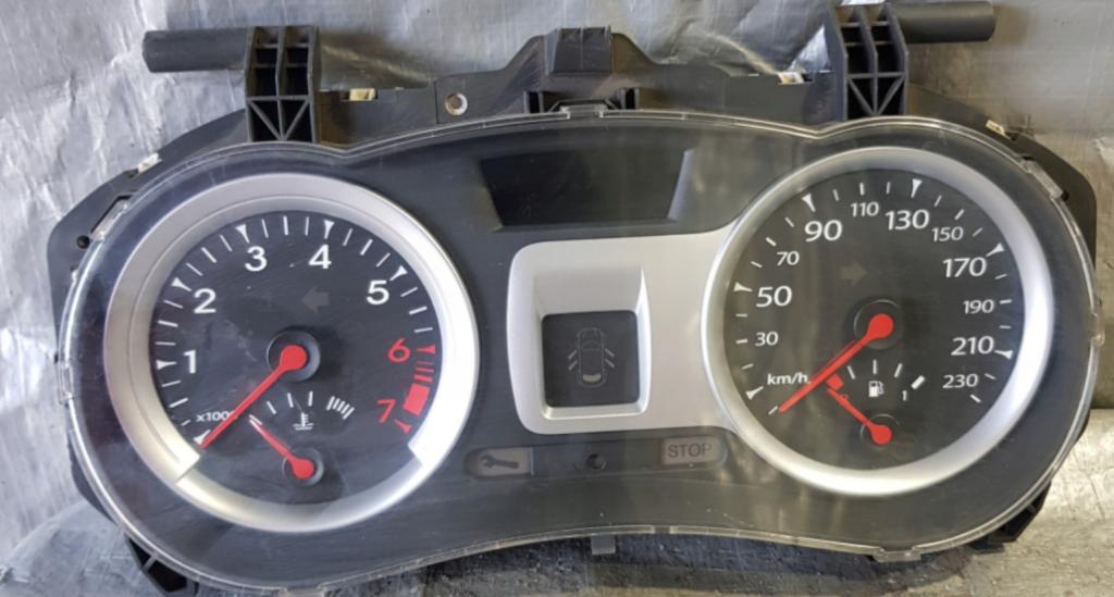 Renault Clio III LIFT 2011 76 kW KOMBI 5D 1.2TCE 103KM 09-12 1200 Prístrojovka 8201060291