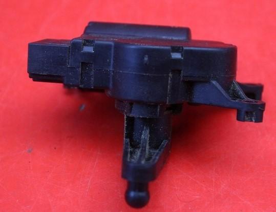 VOLKSWAGEN TOUAREG 7L 2006 224 kW 7L 2967 Motorček kúrenia 1 52411483R0