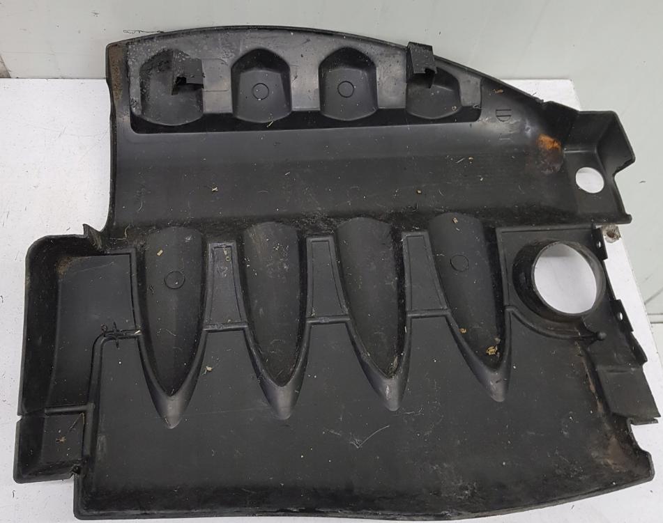 Renault Megane II kryt motor 8200182037