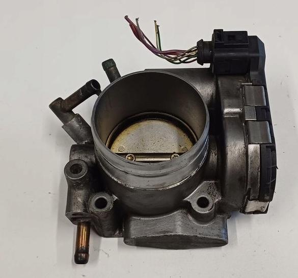 AUDI A4 B6 2.0 Škrtiaca klapka  06B133062H 0280750088